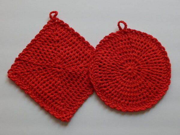 red pot holder