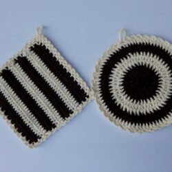 brown cream pot holders